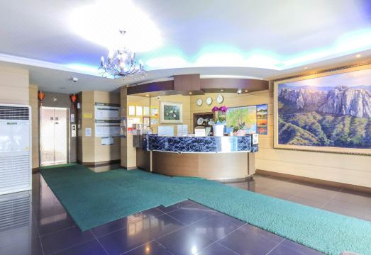 로비 전경 사진