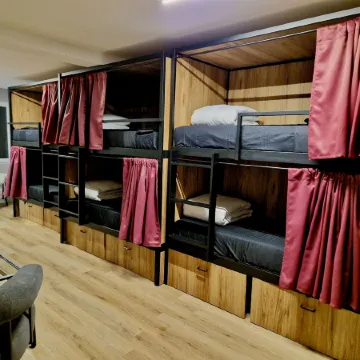 Velvet Hostel Business Отели рядом с достопримечательностью «Линейный город»