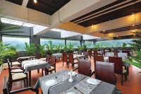 Holiday Vista Thekkady a Premium Hotel Near Periyar Wild Life Sanctuary with Sky View Pool - Gym