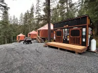 野生動物園探險營地