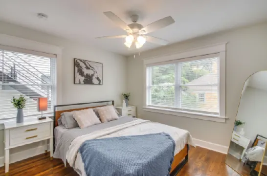 Convenient OKC Apartment: 4 Mi to Dtwn! فنادق في 