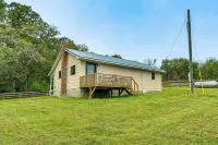 Dog-friendly Cabin w/ Yard Near Auxvasse Creek! - 2 stjerner