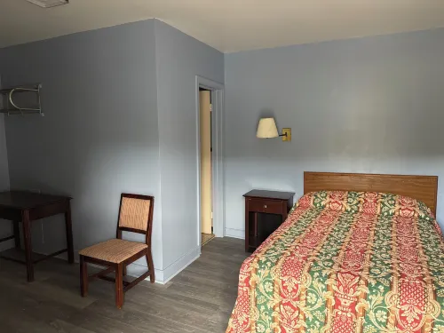 Shady Grove Motel Hotels in Ashland