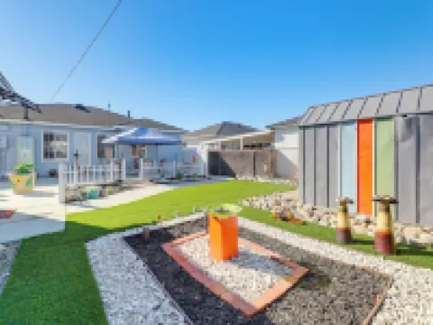 Stylish Home Near Sofi Stadium, LAX & Long Beach Hotels in Compton