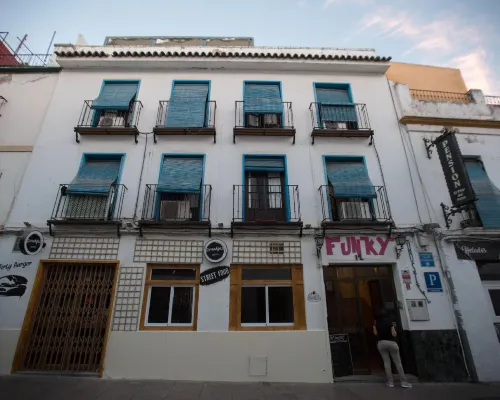 Arc House Ribera Hotels near Templo Romano