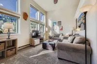 2795 Slopeside 1 Bedroom Condo - Parvekkeita