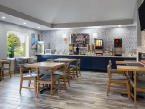 AmericInn by Wyndham Urbana Hotels in Urbana