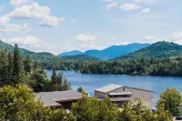 Laurel Lake Placid - Bjergudsigt
