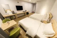 Gangneung Pine City Hotel - Motels