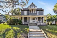 Victorian Manor: Downtown Apt, near Silver Springs & Fort King Historic Park