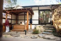 Shizuka Ryokan Japanese Country Spa & Wellness Retreat - parking