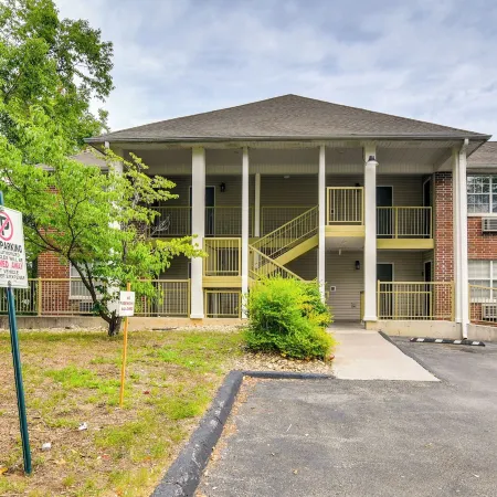 Modern Branson Condo on Thousand Hills Golf Course