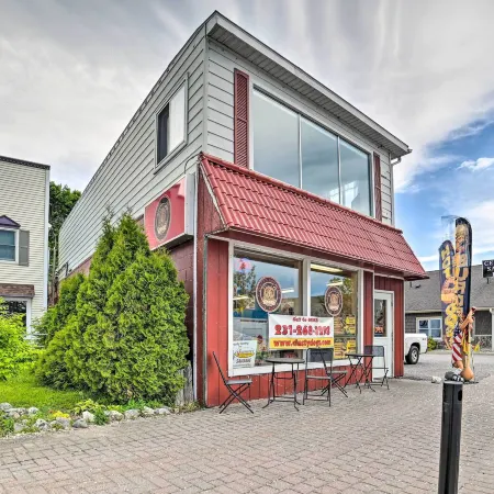 Walkable St Ignace Condo w/ Lake Huron Views