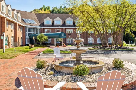 Avon Old Farms Hotel