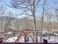 4000 sq. ft. With EXTRA LARGE BRAND NEW HOT TUB. Directly across from Ski Resort Hotels in Hunter