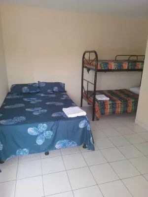 Hostal Mansión Histórica - Hostels