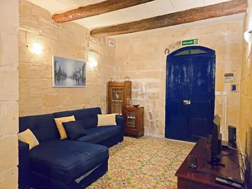 Traditional Maltese 2BR - Near Valletta - Condos
