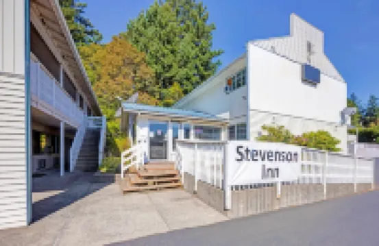 Capital O Stevenson Inn Riverside Hotels in Skamania County