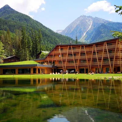Au Charmant Petit Lac - Ecohotel Parc & Spa Hotels near Champoluc - Crest Gondola