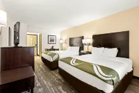 Quality Inn Traverse City - parking