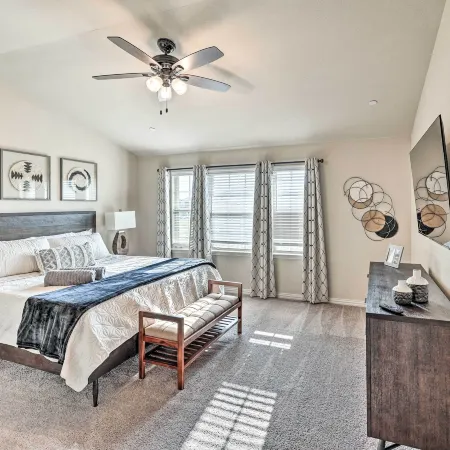 Brand-New Townhome Near UNT/Twu & the Square!
