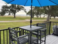 Beautiful beach/sunset view 2BR/2.5 bath Condo off the Mississippi Gulf Coast! 長灘住宿飯店