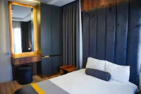 LIMONOTTO SUIT OTEL - 2-Star
