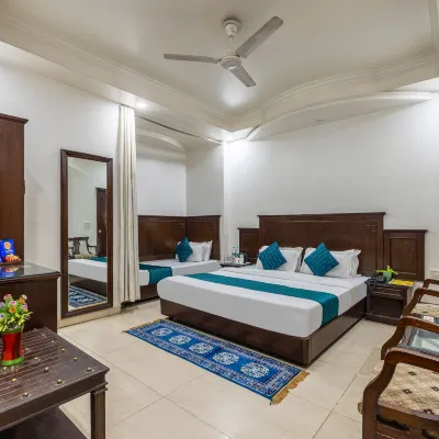 Hotel Legend International Hotel dekat Benteng Merah