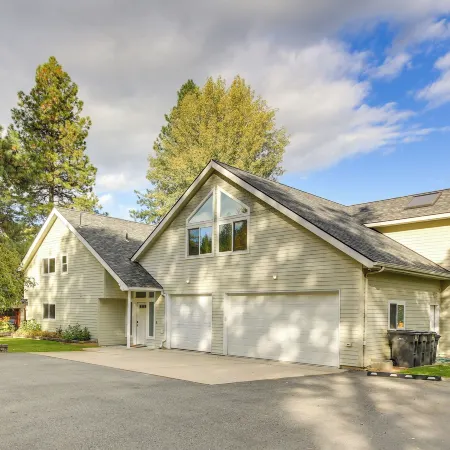 Expansive Waterfront Escape w/ Kayaks + Sups!