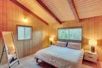 Crestline Cabin Mountain Views and Fire Pit! - 3-Sterne