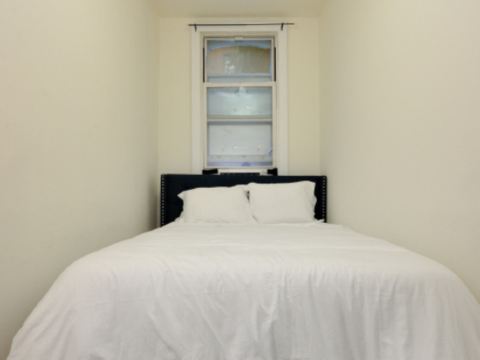 Spacious Living Area and Gorgeous Open View - Charming Stylish Retreat