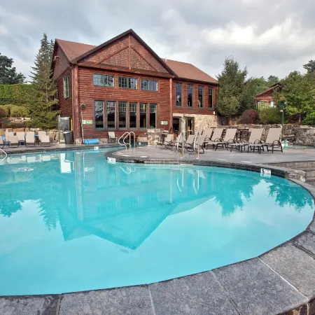 The Lodges at Cresthaven