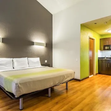 Studio 6 Cypress, CA