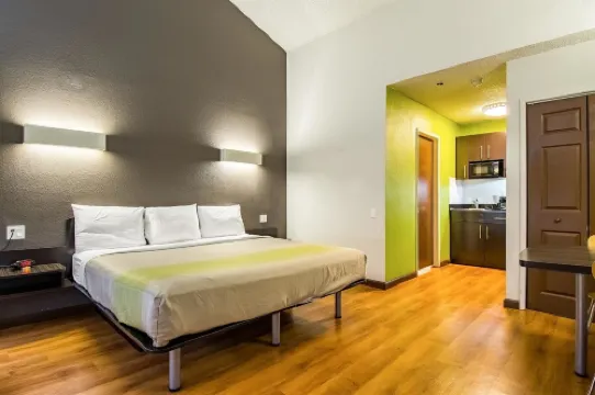 Studio 6 Cypress, CA