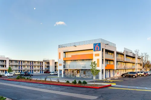 Motel 6 Denver, CO – Downtown