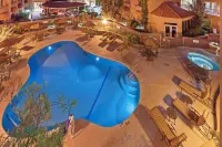 Radisson Hotel El Paso Airport - Rooftop Pools