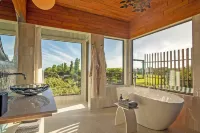 Mr & MRS Smith Hapuku Lodge & Tree Houses - Romantic