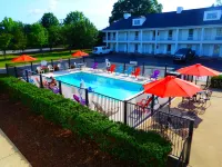 Baymont by Wyndham Florence/Muscle Shoals - Swimmingpools