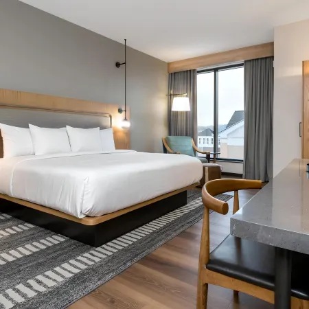 The Key Hotel Dubuque, Tapestry Collection by Hilton