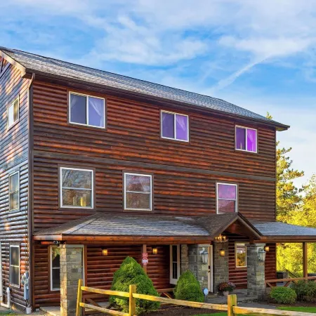 Mins to Hunter Mountain Sleeps 36 Pool, Spa, Games & Bar Cozy Peaks Lodge by Avantstay