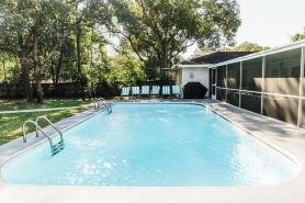 Mayfair Forrest Retreat !Come and Enjoy our Clean and Spacious home sleeps 18!