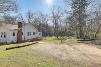 'doris & Susan's Place' - Historic Tuskegee Home - 3-Star