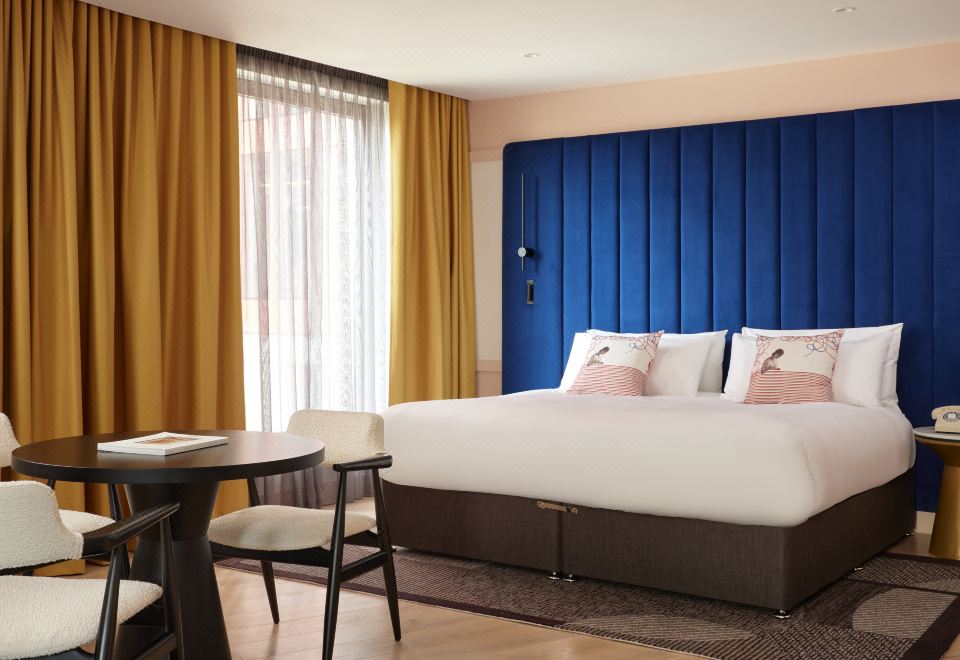 Hotel Indigo Gloucester - The Forum by IHG - Housity