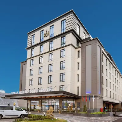 Limak Skopje Luxury Hotel Hôtels à proximité de : Forteresse de Skopje