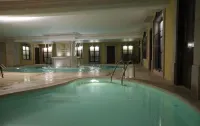 Meson de la Merced - Pools