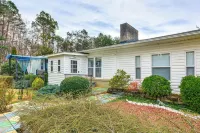 Hot Tub, Home Gym, Decks! Retreat 9 Mi to Mt Airy - 3-Star