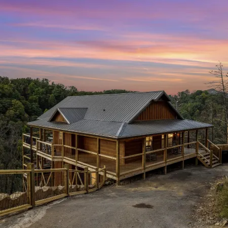 Little Bear Lodge 3 Bedroom Cabin by RedAwning