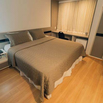 Deluxe Twin Room Hotel Serrano Promo Code