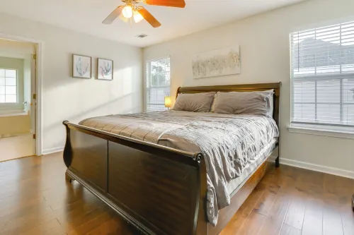 11 Mi to Savannah! Suburban Home w/ Spacious Yard - Homestays