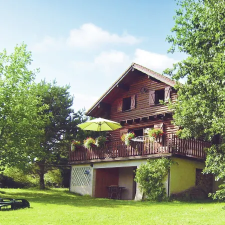Spacious Chalet for 4 in Hommert